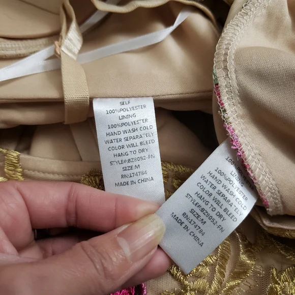 Medium Fashion Nova 2 Piece Set - Gold Lace With Pink Floral Print - Picture 11 of 11